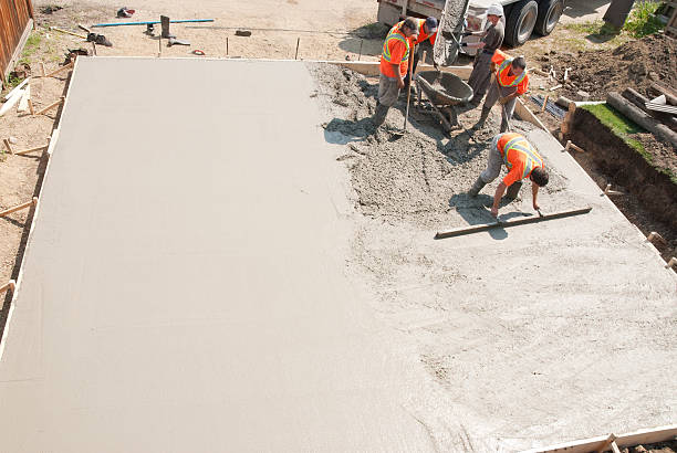 Best Commercial Concrete Services in Mineralwells, WV